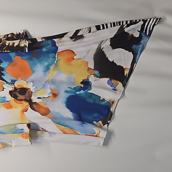 Frank Lyman Cold Shoulder Blouse - Picture 4 of 6